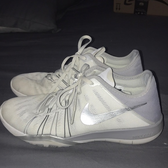 Nike Shoes - Nike sneakers